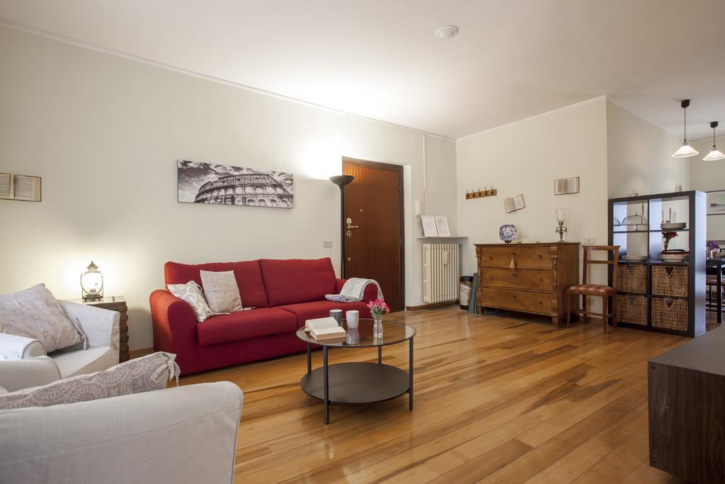 Domus Colosseum Apartment Rome Bagian luar foto